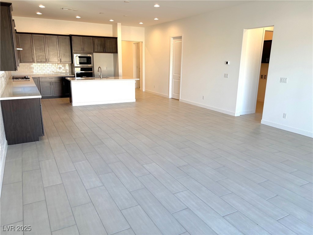 10264 Tumbaga Street Property Photo 16
