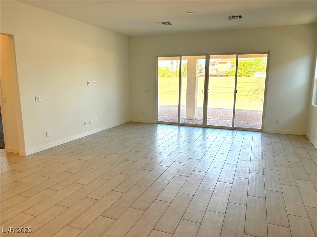 10264 Tumbaga Street Property Photo 18