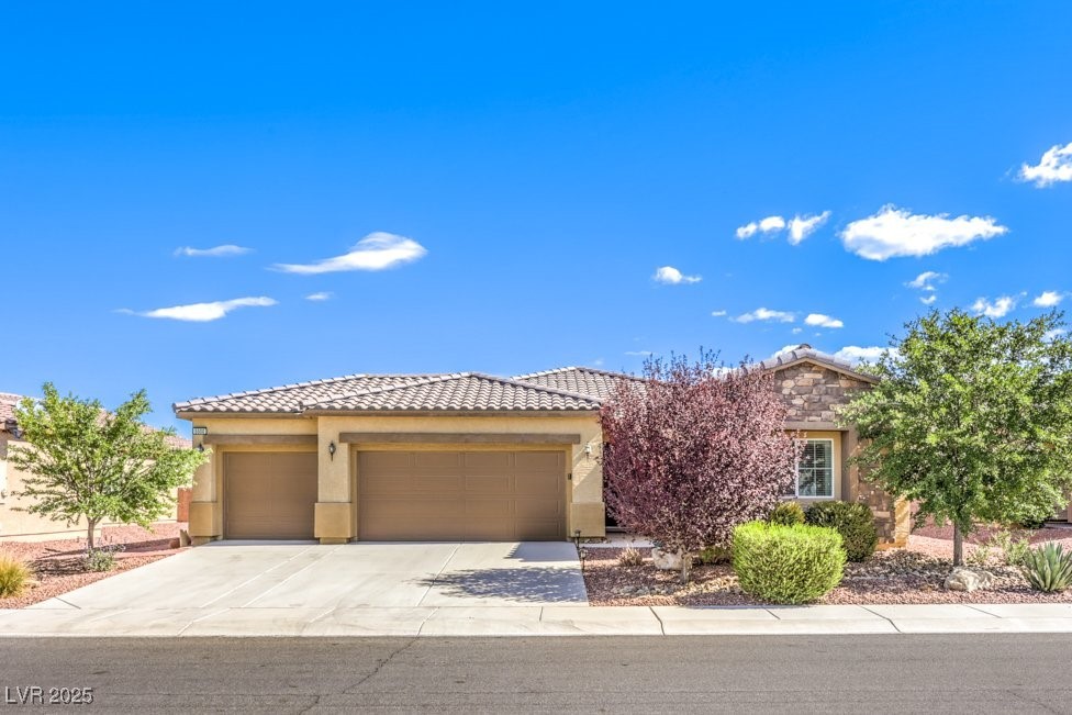 5500 East Volterra Drive Property Photo