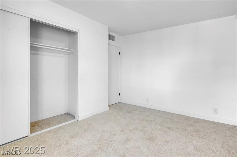 2801 Emmons Avenue Property Photo 25