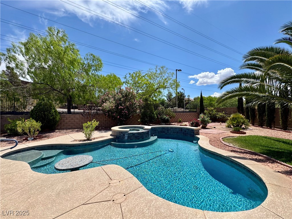 2554 Braehead Lane Property Photo 3