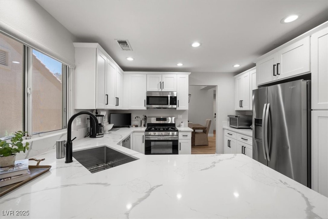 9540 Eagle Valley Drive Property Photo 12