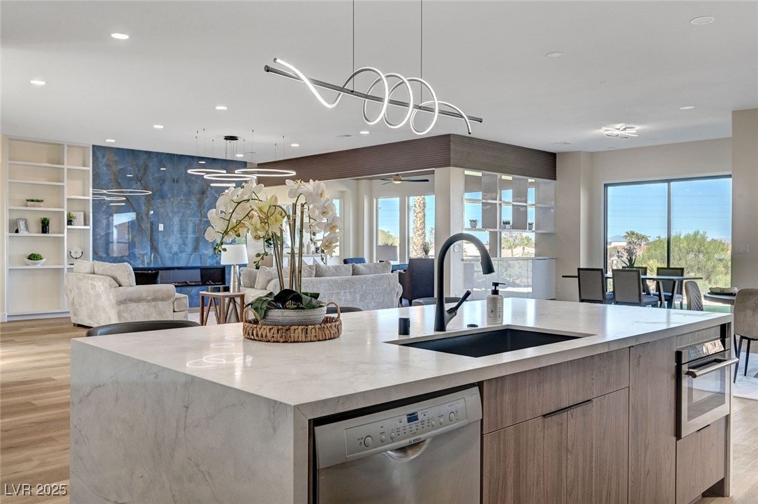 4574 Fiore Bella Boulevard Property Photo 8