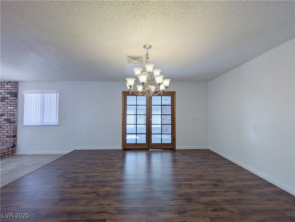 3667 Descanso Street Property Photo 6
