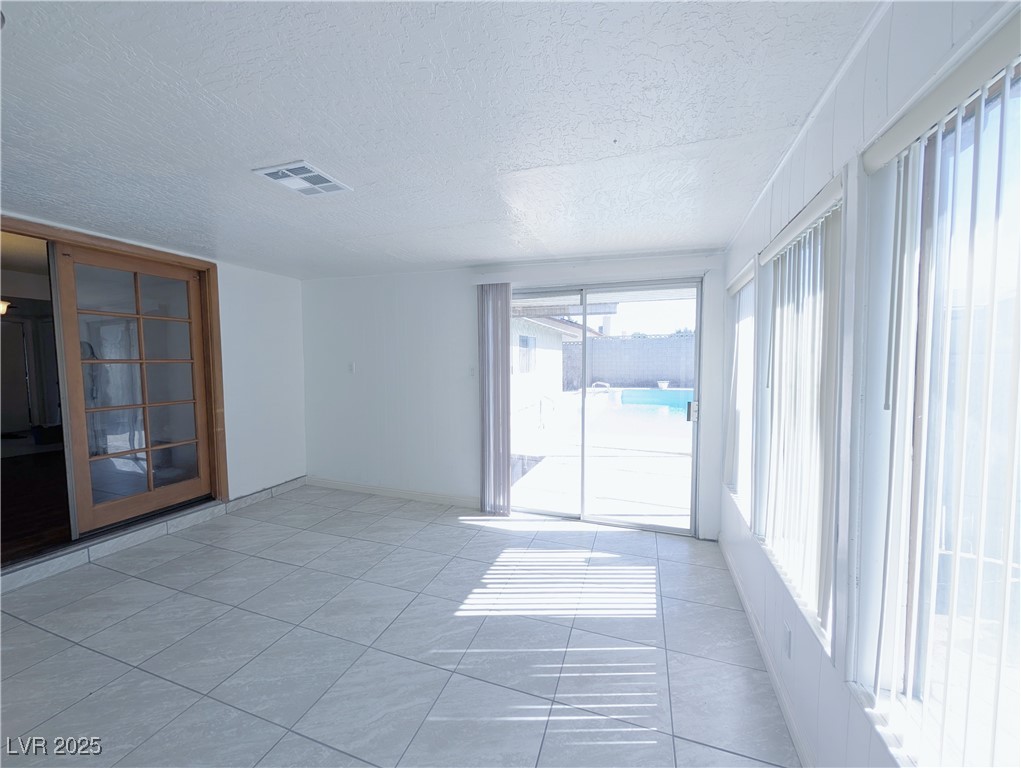 3667 Descanso Street Property Photo 26
