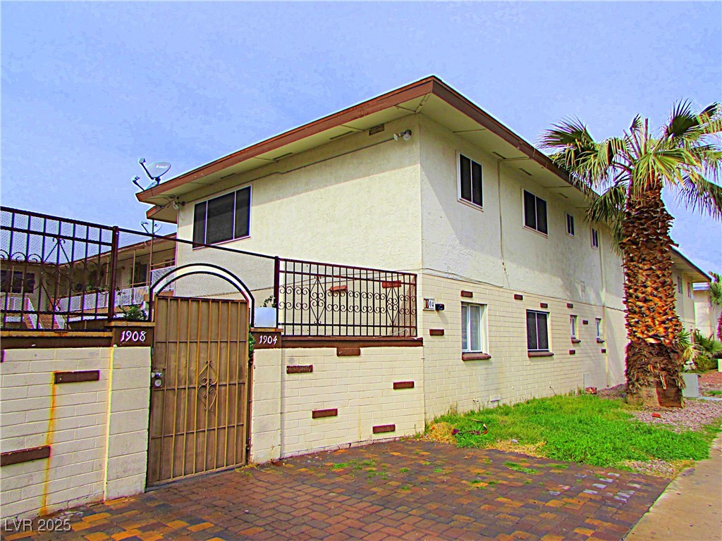 1908 Rexford Drive 2 Property Photo 1