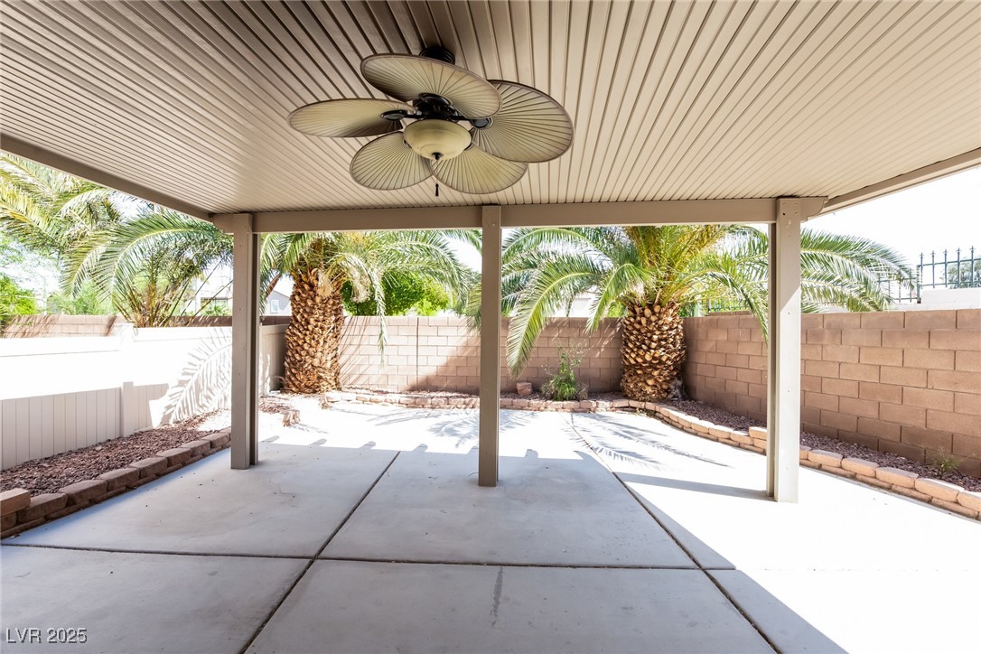 5676 Bettors Luck Court Property Photo 20