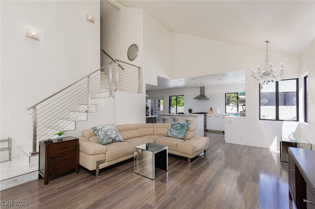 2712 Sidonia Avenue Property Photo 1