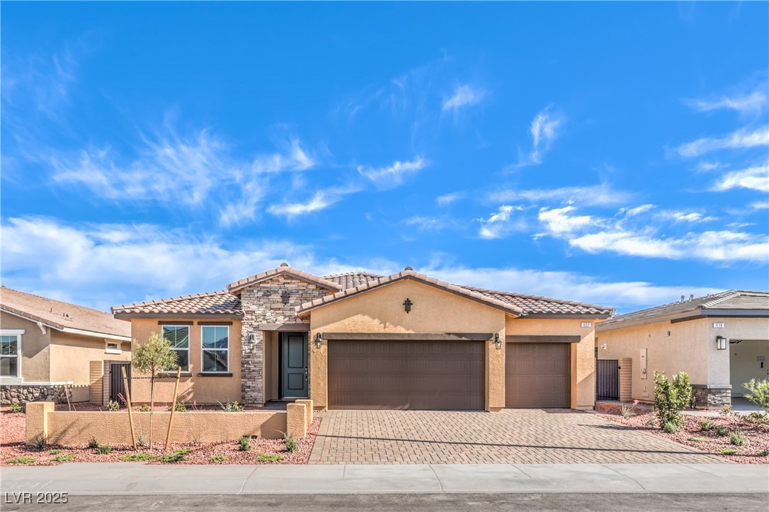 522 Copper Falcon Avenue Property Photo