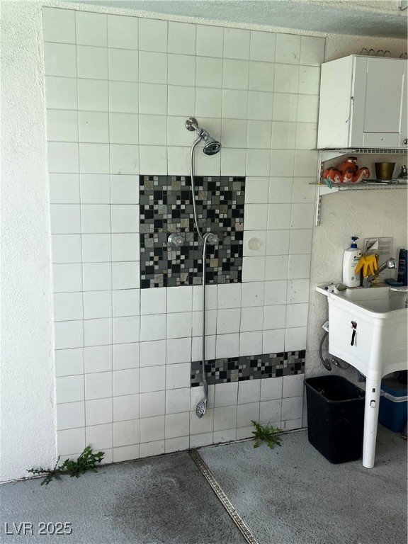 2857 Queens Courtyard Drive Property Photo 12