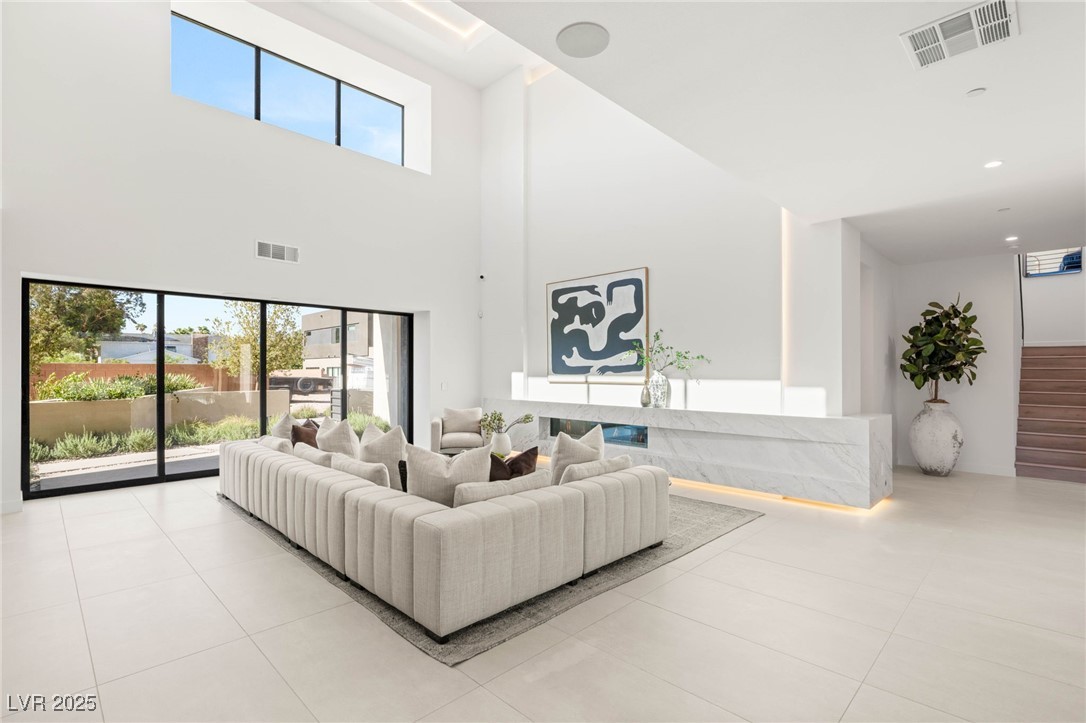 7385 Heron Canyon Court Property Photo 3