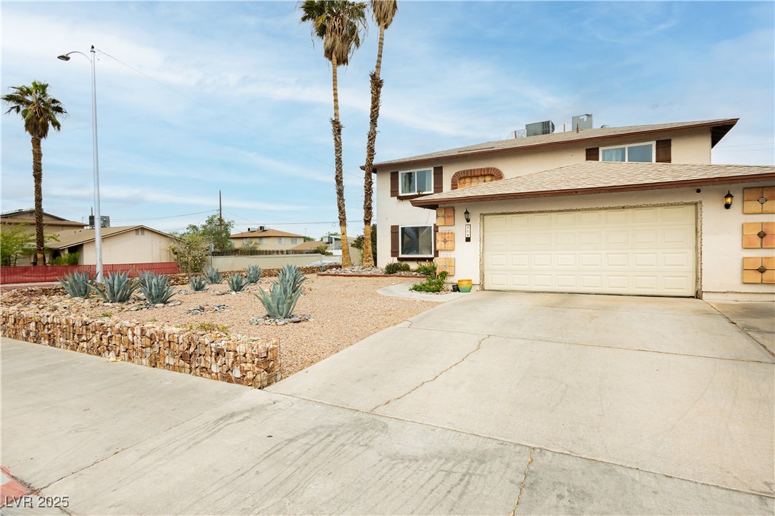 408 North Torrey Pines Drive Property Photo