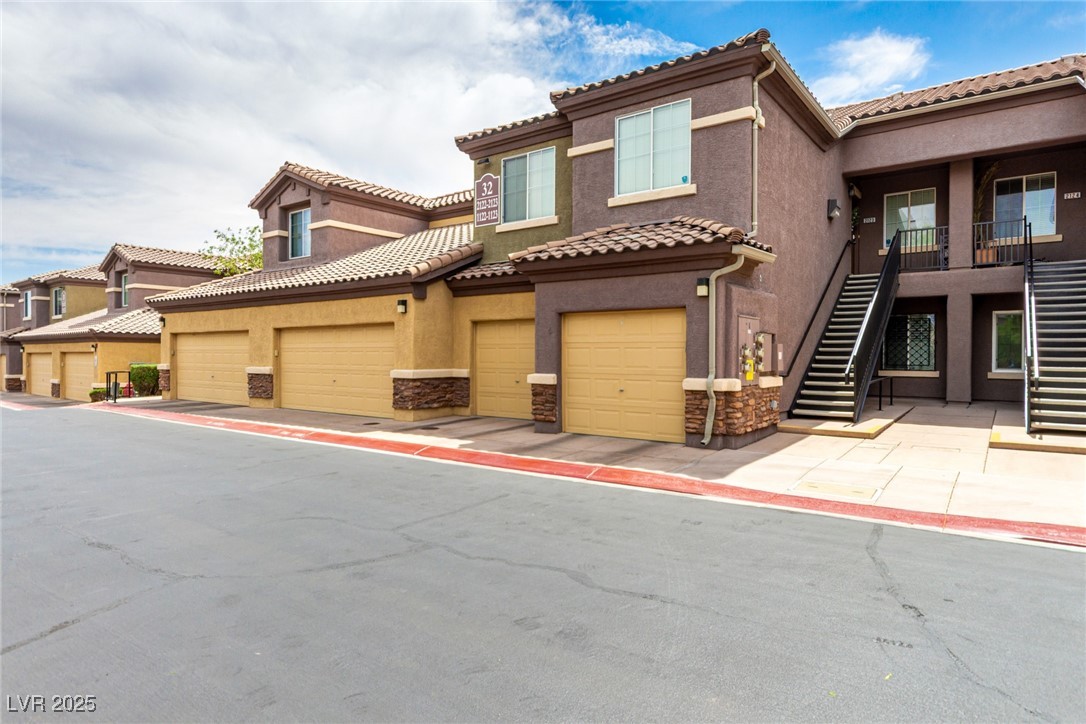 6868 Sky Pointe Drive 1122 Property Photo 1