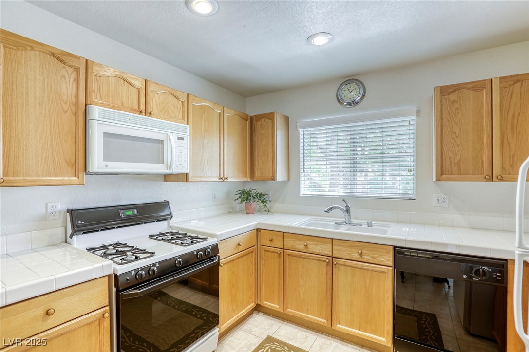 10553 Pine Pointe Avenue 203 Property Photo 13