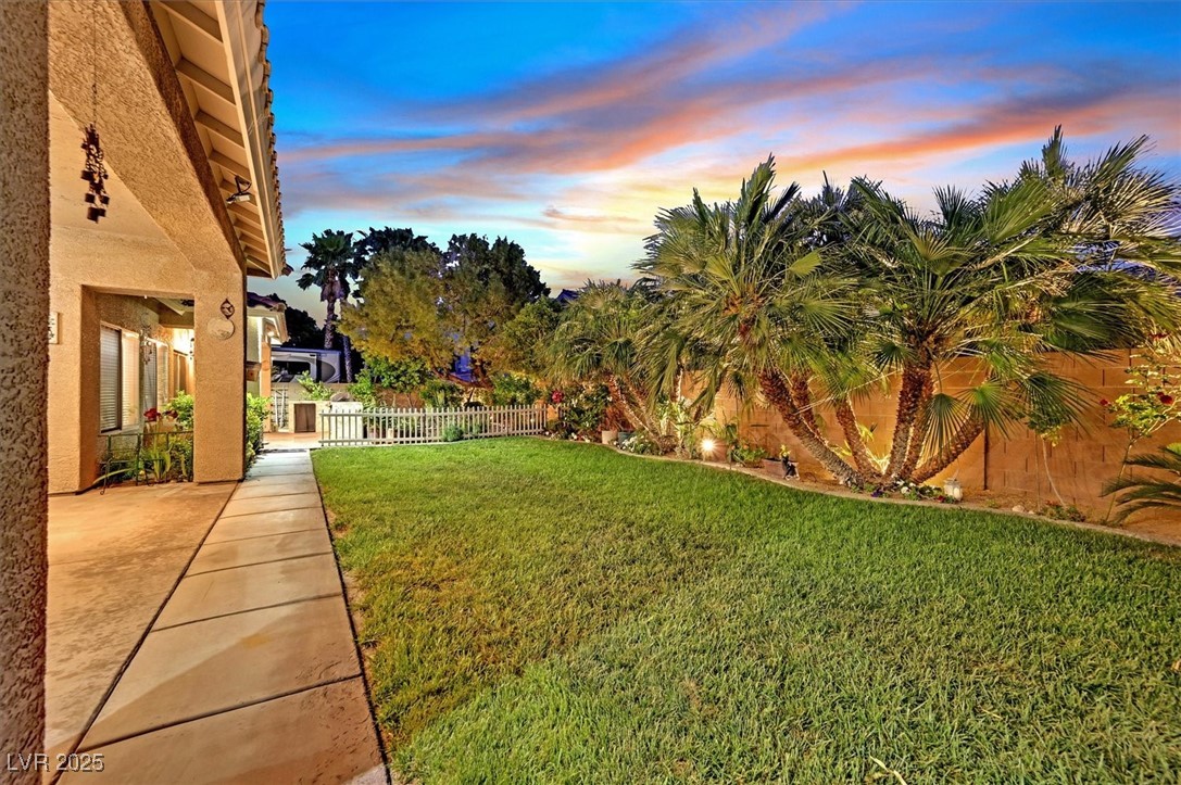 6345 Cinnabar Ridge Avenue Property Photo 11