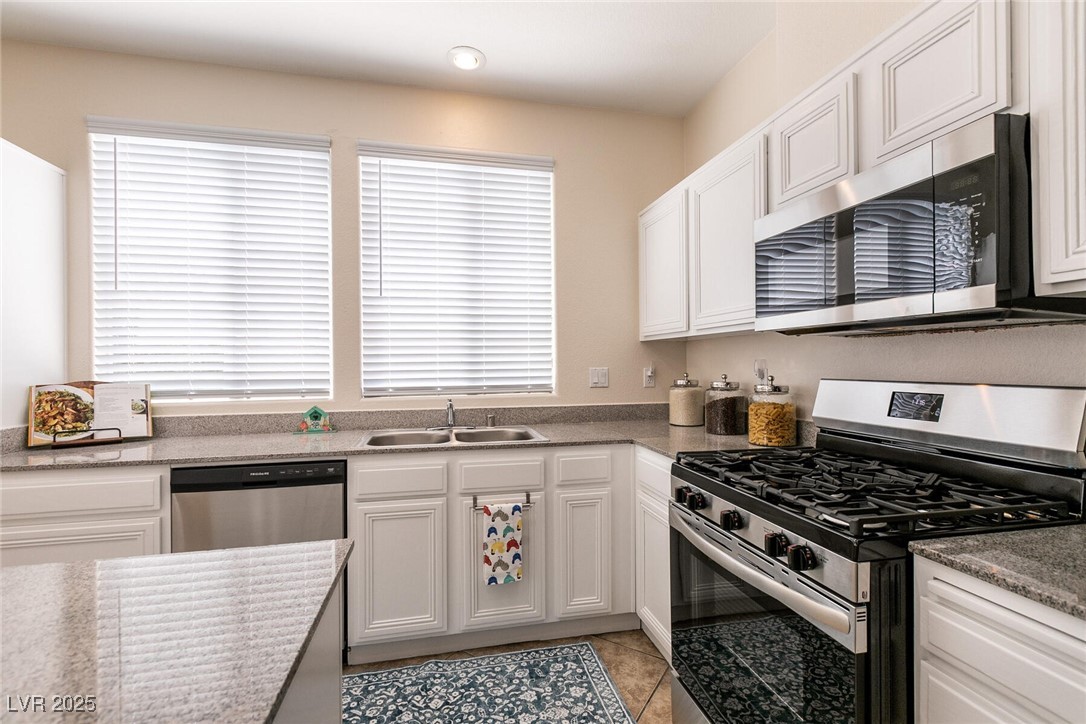 9001 Picket Fence Avenue Property Photo 16