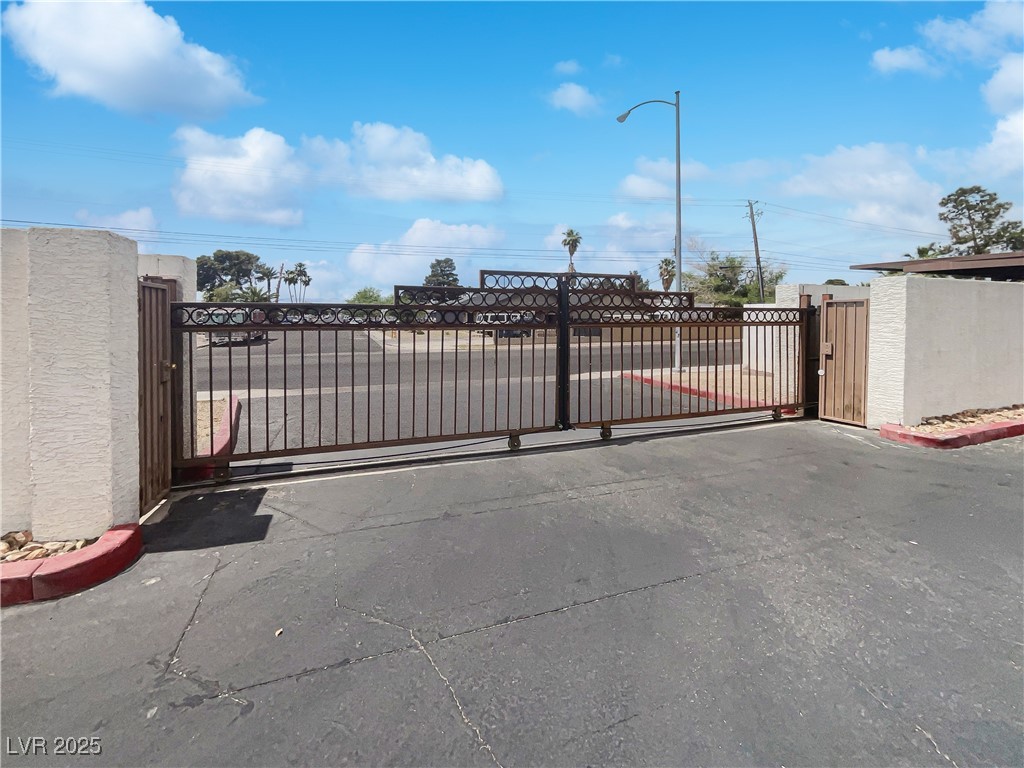 1405 South Nellis Boulevard 2087 Property Photo 23