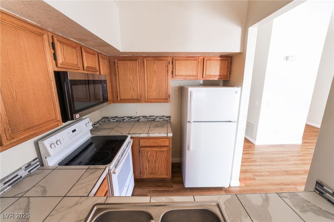 2225 Pine Breeze Lane 201 Property Photo 20