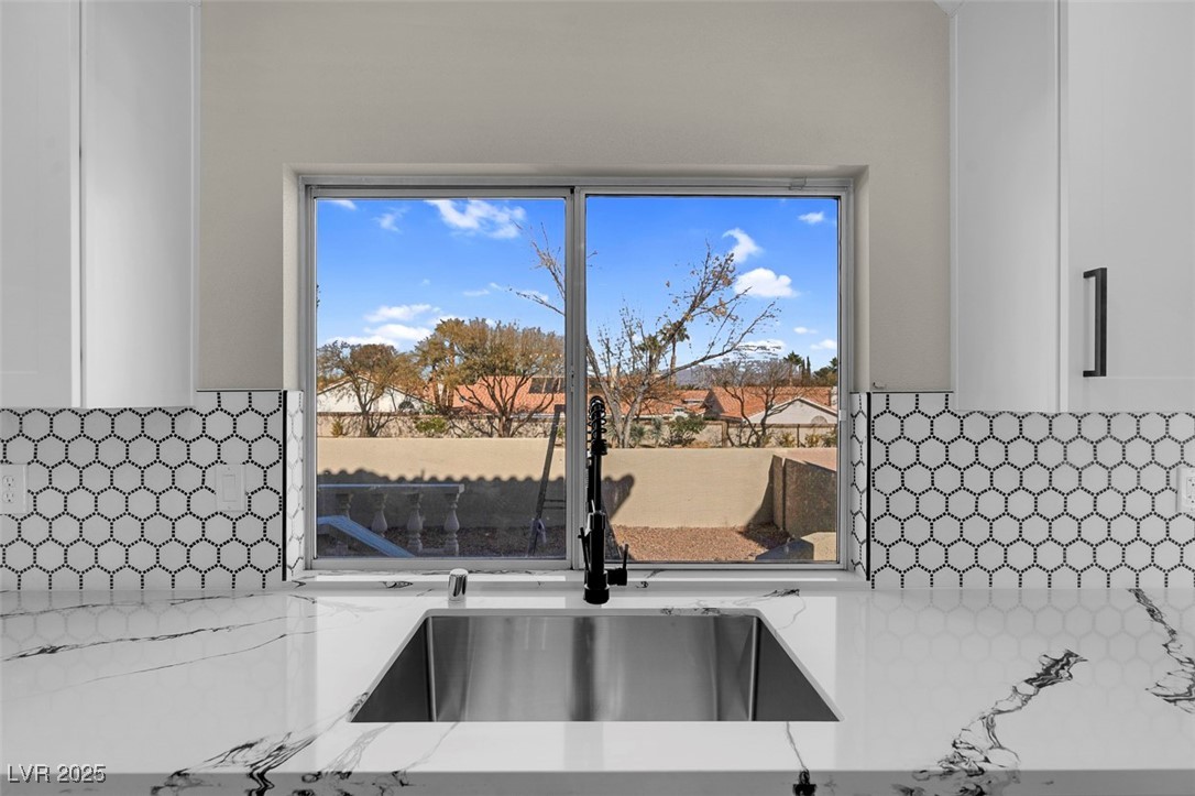 8232 Ocean Terrace Way Property Photo 15
