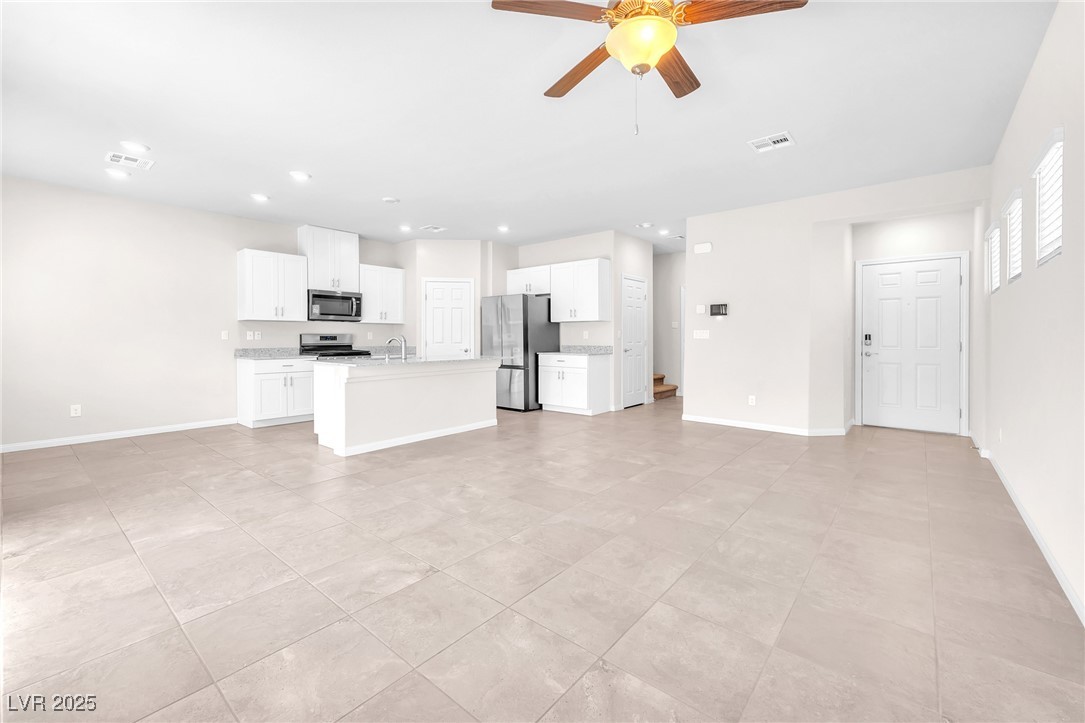 9198 Rolling Sky Drive Property Photo 8
