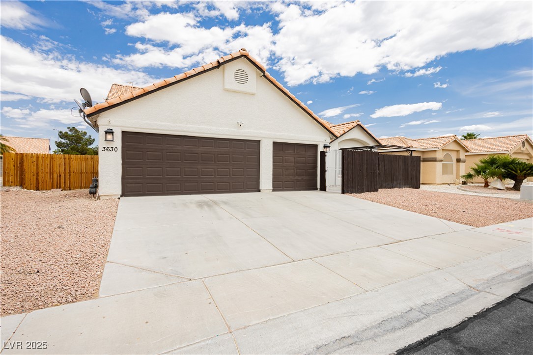 3630 Daisy Field Drive Property Photo 2