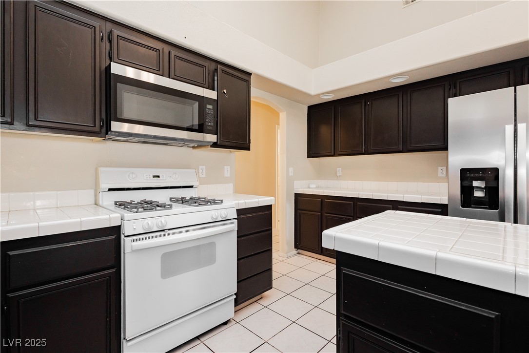 3630 Daisy Field Drive Property Photo 14