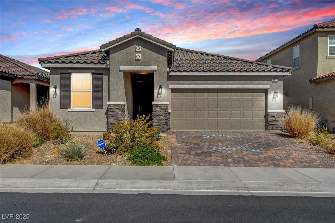 1634 Deep Valley Avenue Property Photo 1