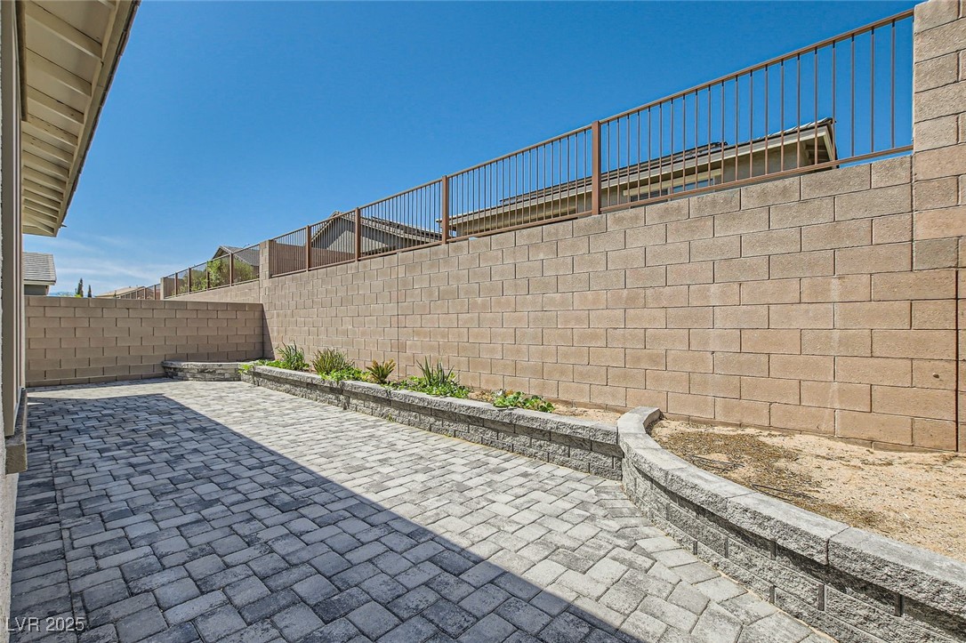 2110 Albury Avenue Property Photo 28