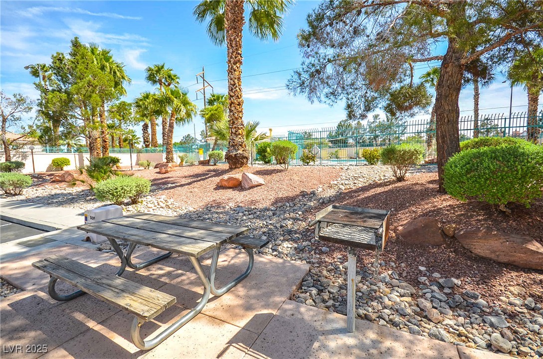 1000 Grammy Drive Property Photo 4