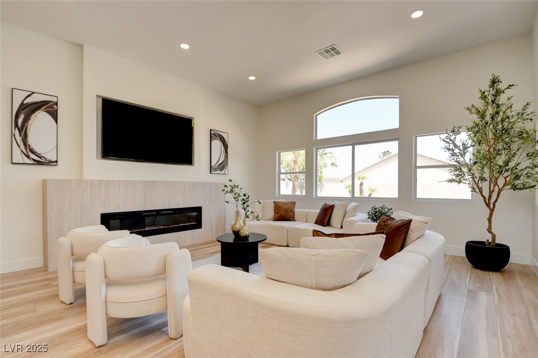 8080 Black Orchid Avenue Property Photo 9
