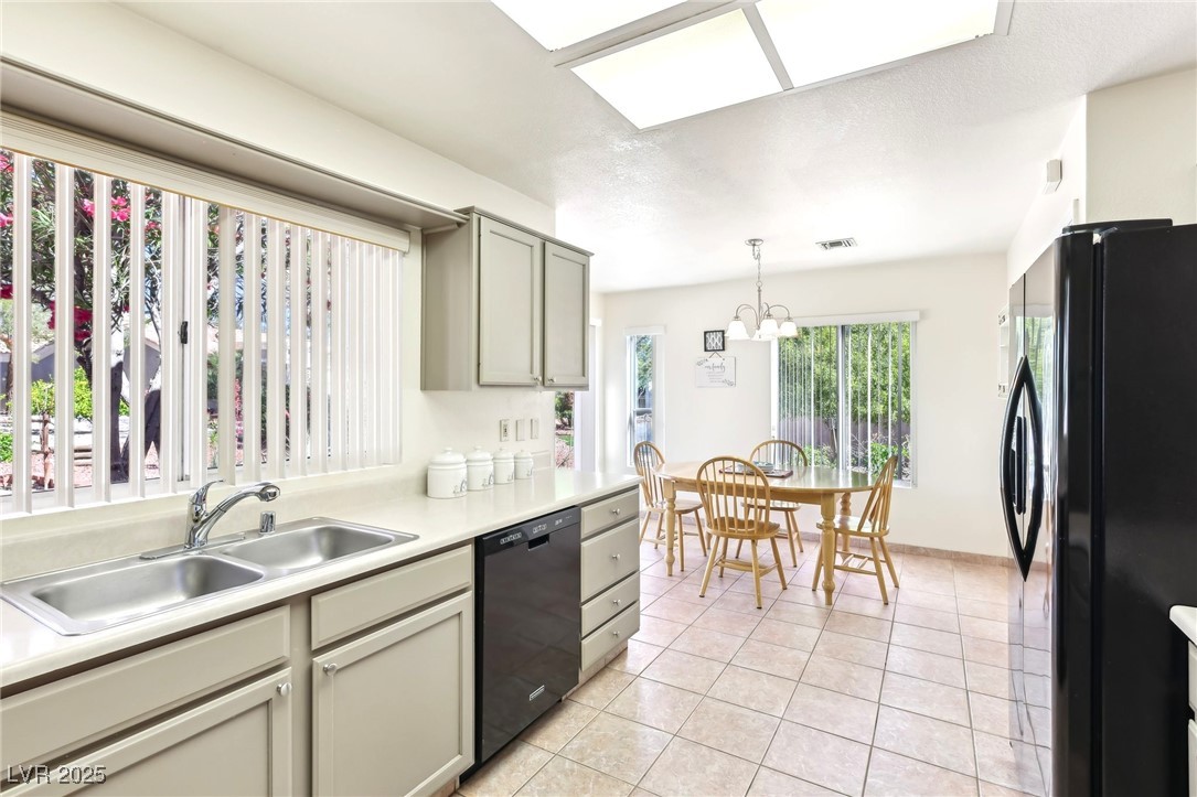 3013 Sungold Drive Property Photo 10