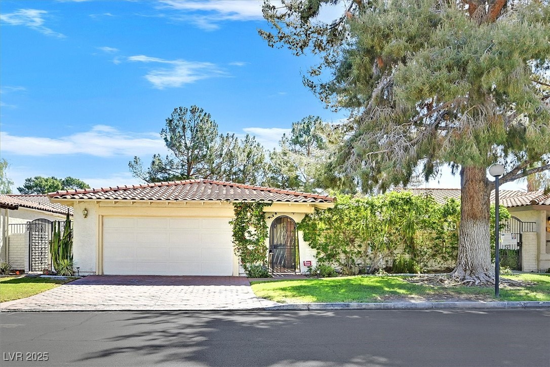1901 Calle De Espana Property Photo 1