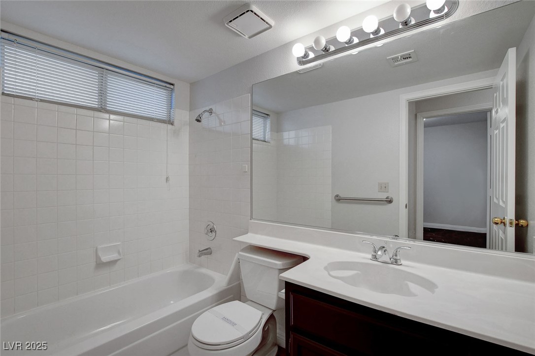 8236 Bermuda Beach Drive Property Photo 15
