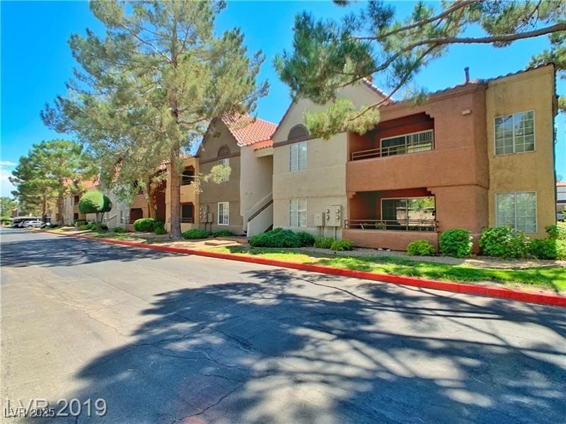 2200 South Fort Apache Road 2116 Property Photo