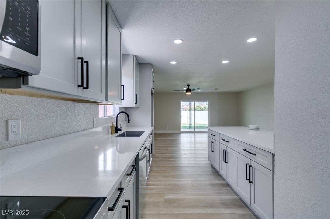 5800 Balzar Avenue Property Photo