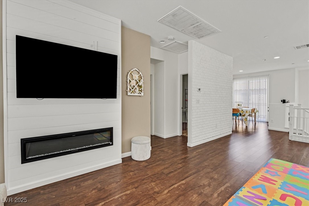 1121 Via Castelli Property Photo 8