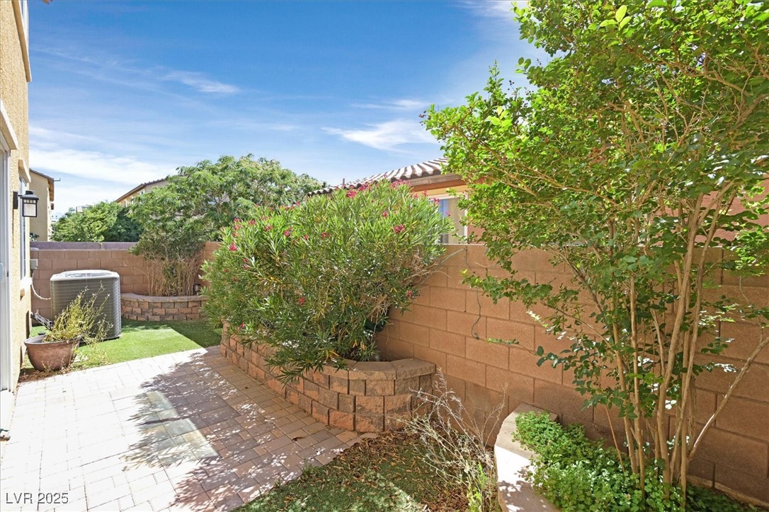 1121 Via Castelli Property Photo 11