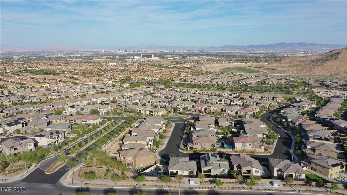 12428 Lincoln Creek Avenue Property Photo 6