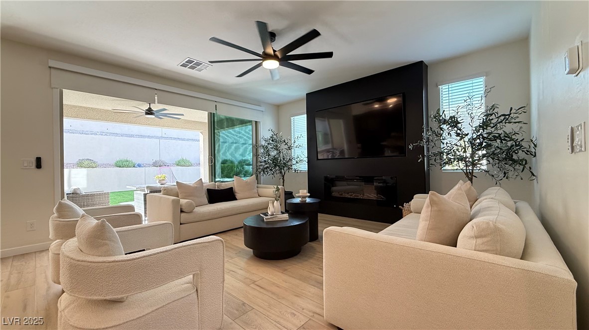 12428 Lincoln Creek Avenue Property Photo 10