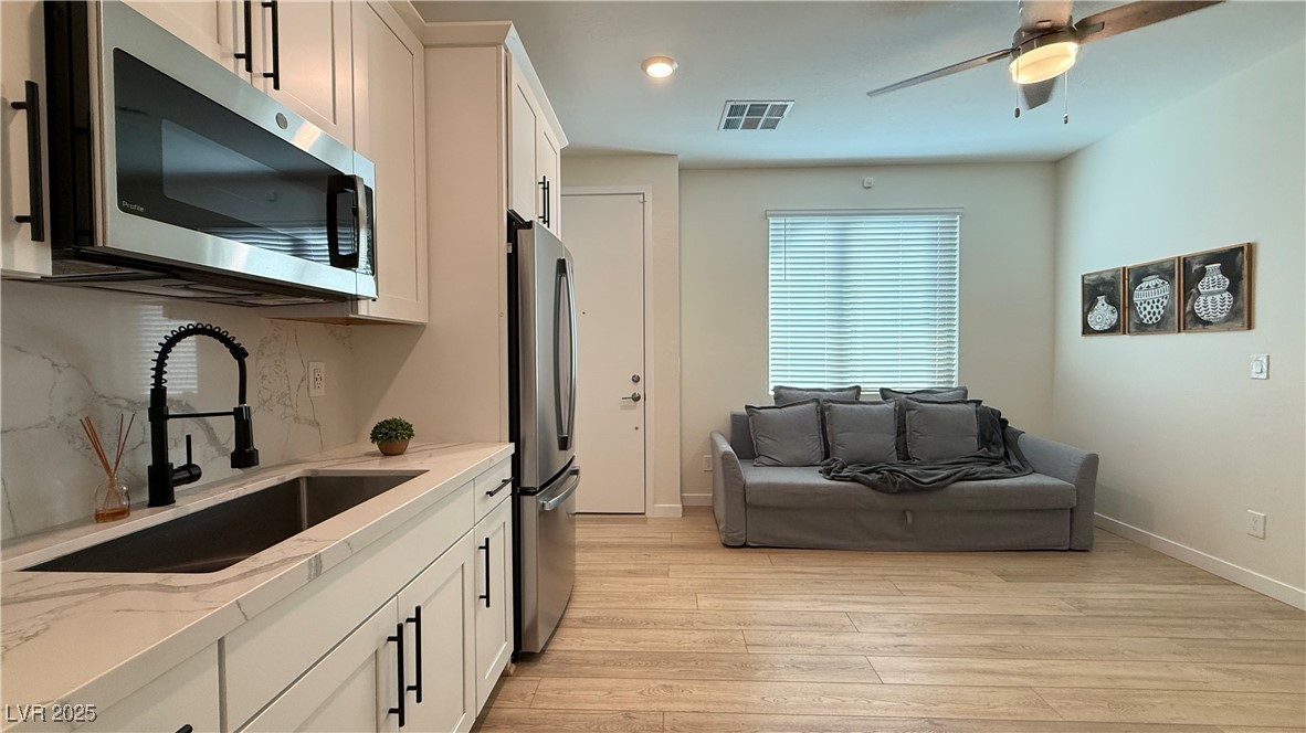 12428 Lincoln Creek Avenue Property Photo 20