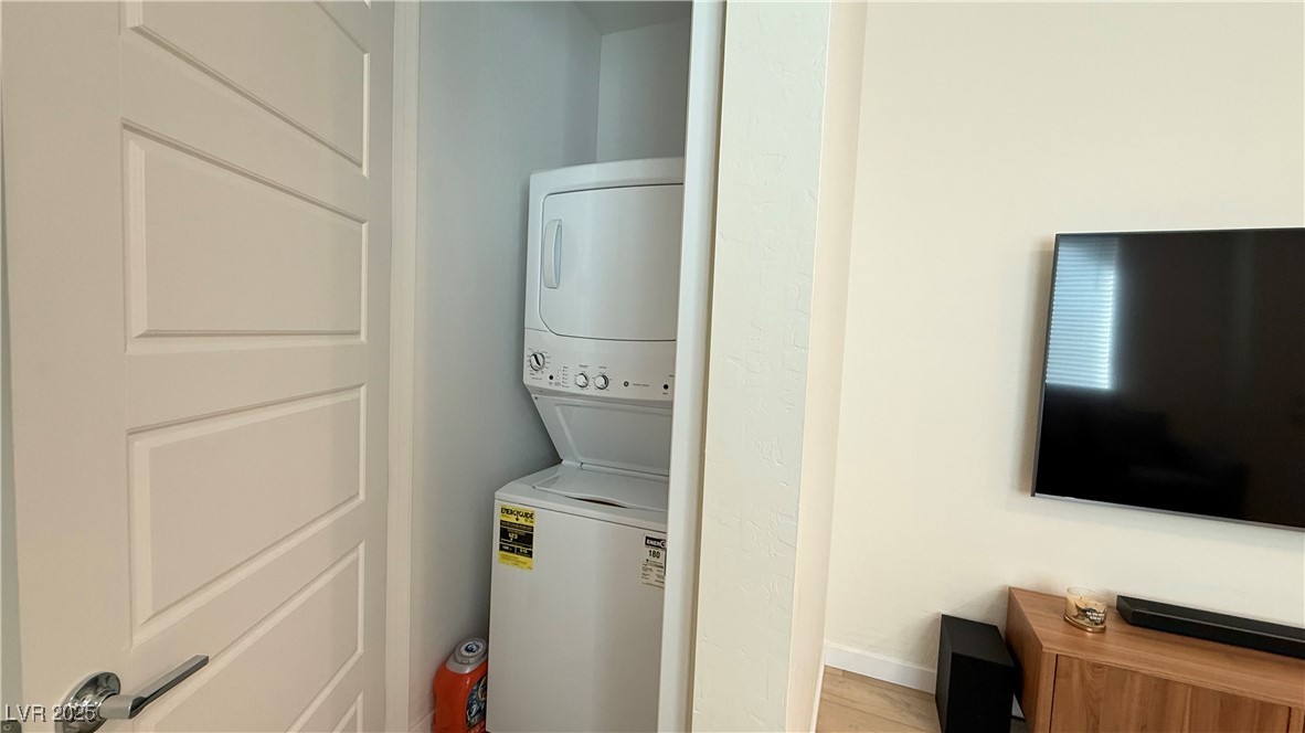 12428 Lincoln Creek Avenue Property Photo 24