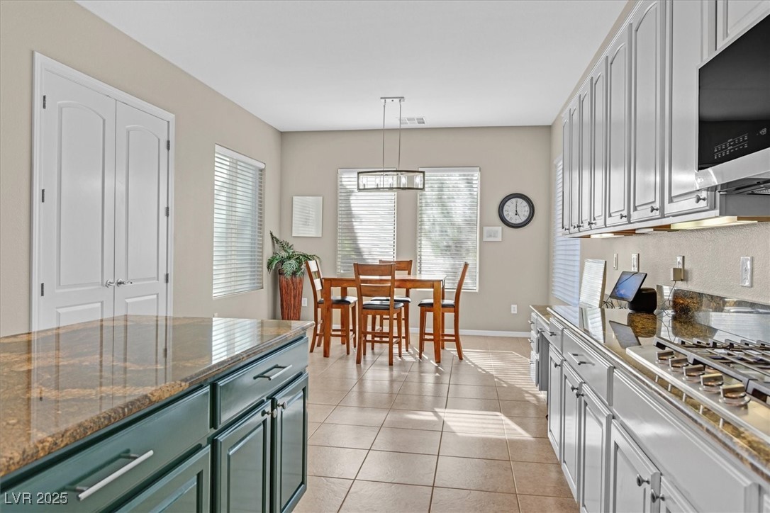 2132 Twin Falls Drive Property Photo 10