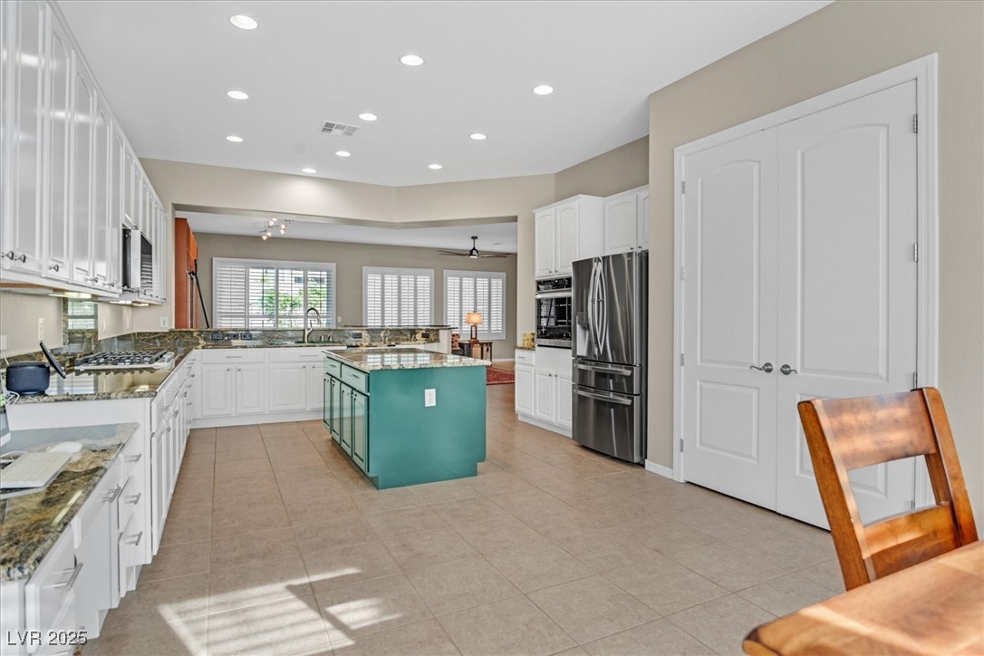 2132 Twin Falls Drive Property Photo 14