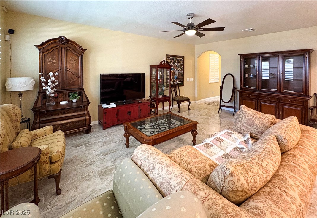 931 Via Del Campo Property Photo 8