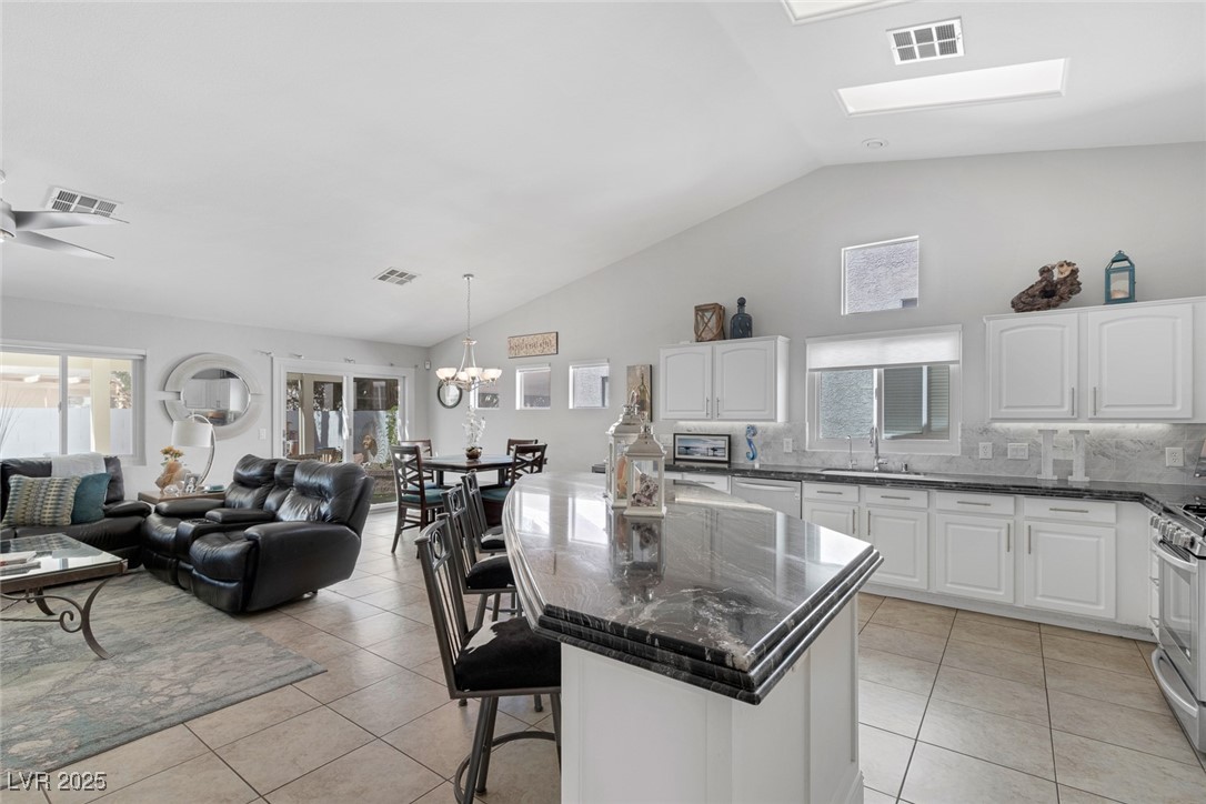 5205 Molveno Court Property Photo 6