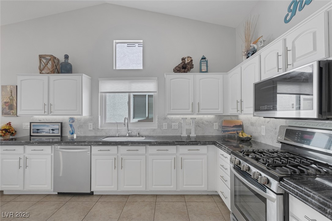 5205 Molveno Court Property Photo 7