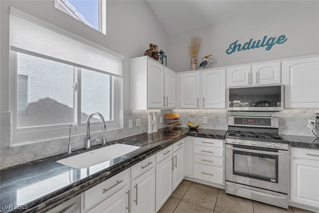 5205 Molveno Court Property Photo 8