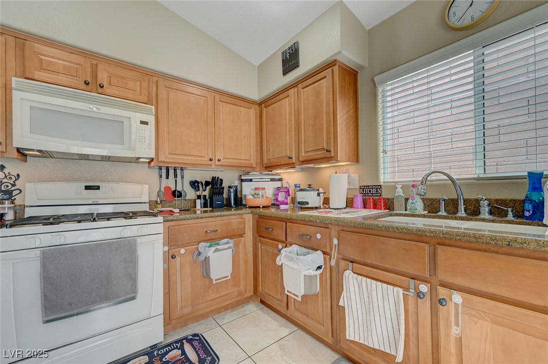 9431 Borough Park Street Property Photo 10