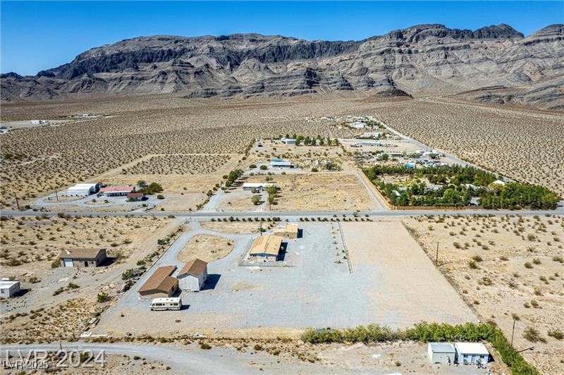 6901 North Mountain View Property Photo