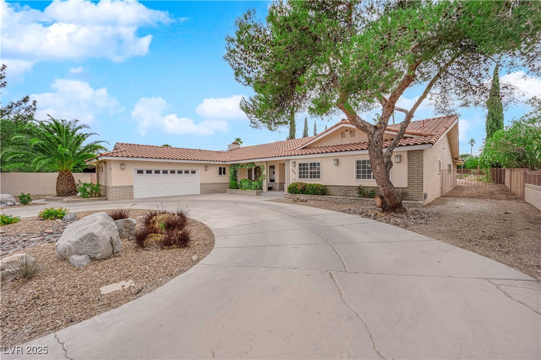 3065 South Torrey Pines Drive Property Photo 5